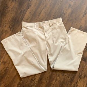 Like new! Gloria Vanderbilt khaki chinos pants 16
